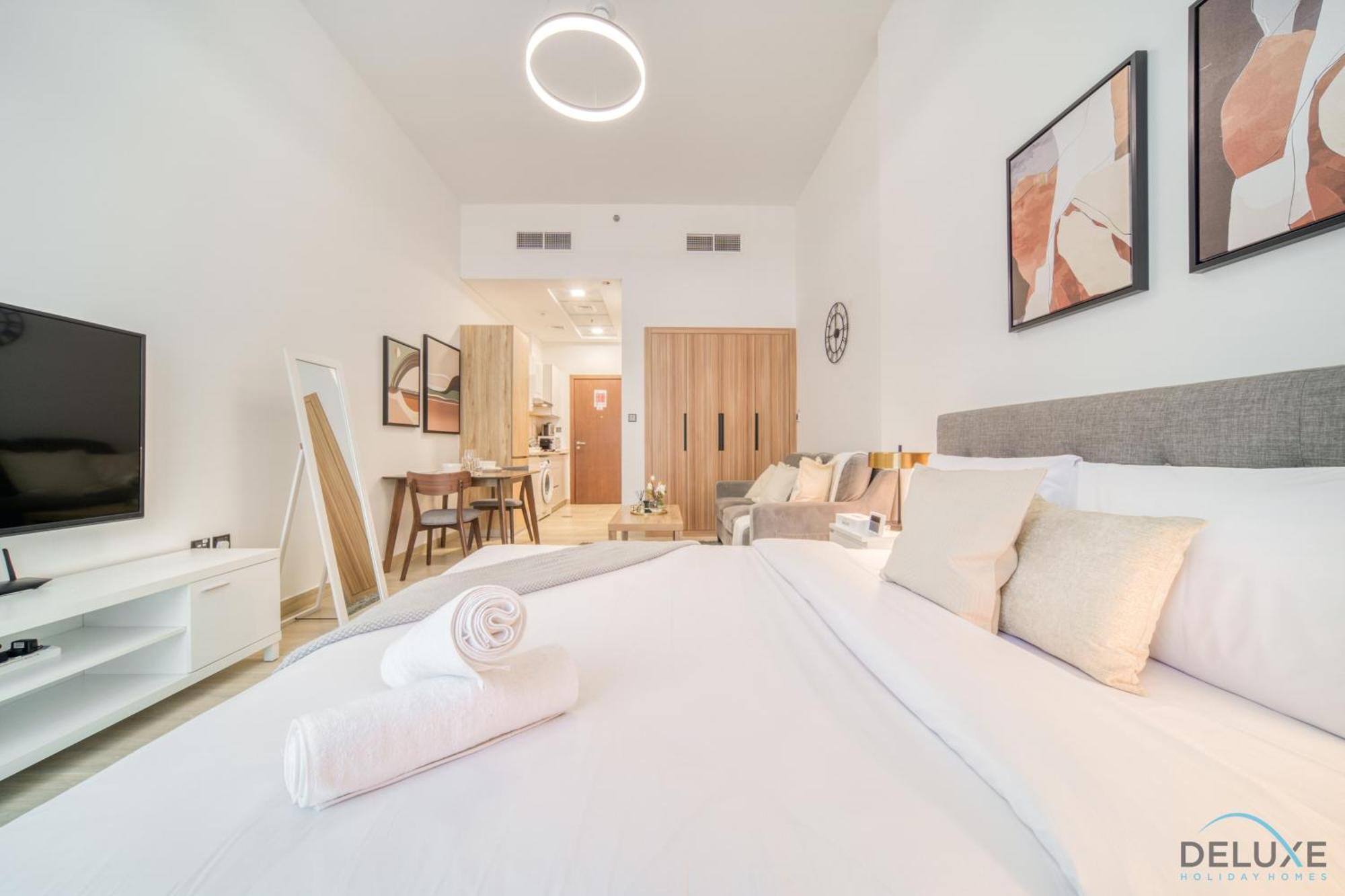 Apartment Relaxing Studio At Pantheon Elysee Ii Jvc By Deluxe